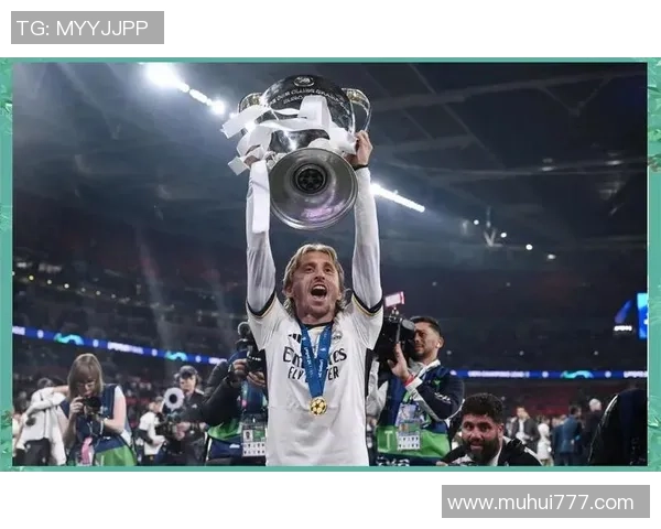 克罗地亚足球巨星回顾其传奇生涯及对国家队的卓越贡献