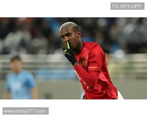 当今足坛最强巨星引领球队走向辉煌新时代的传奇篇章