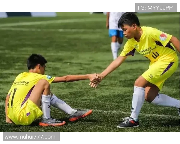 聚焦足球星探日常揭秘他们如何在绿茵场捕捉未来之星